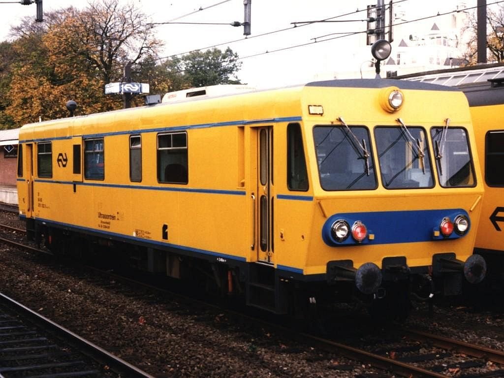 30849781002-5 (Ultrasoon Messtriebwagen) auf Bahnhof Ede-Wageningen am 21-10-1996. Bild und scan: Date Jan de Vries.