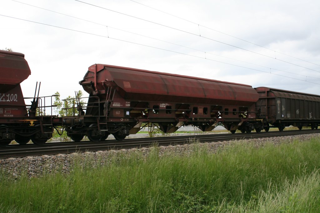 31 80 0843 771-3 und ein weiterer Tadgs am 23.05.13 in einem gemischten Gz Richtung Schweiz. Das Bild entstand bei Hgelheim.