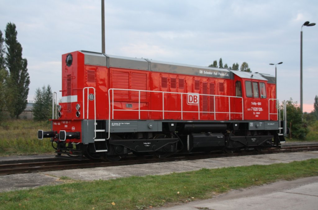 3.10.2011 Szczecin Dąbie. T 448p - 060 DB Schenker. 