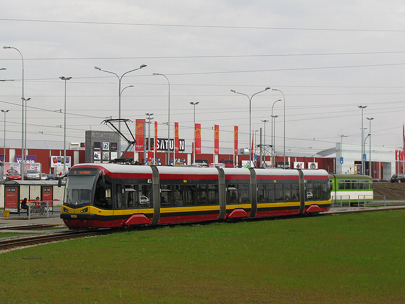 Łdź, Chocianowice (IKEA), 2.05.2010, 122N-1856 - Linie 11 und ein GT8N (ehemaliger Mannheimer) - Linie 46