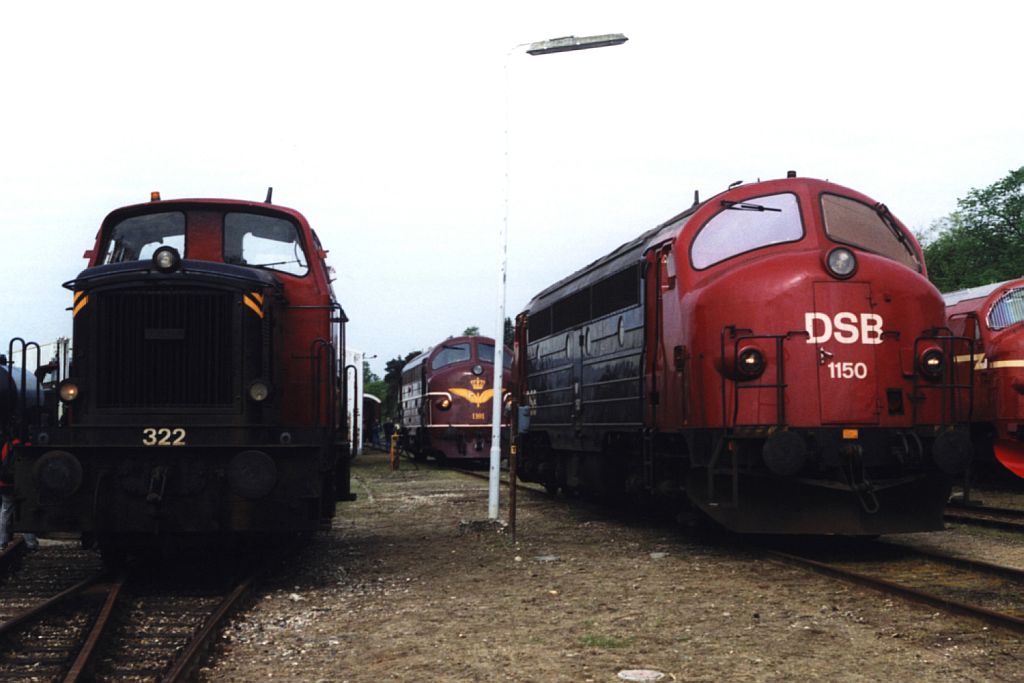 322 und MY 1150 auf Bahnhof Randers am 15-5-1999. Bild und scan: Date Jan de Vries.