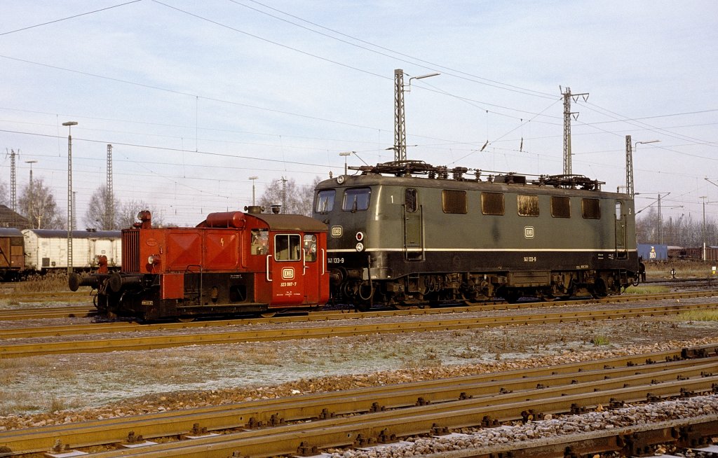 323 087 + 141 133  Offenburg  08.12.90