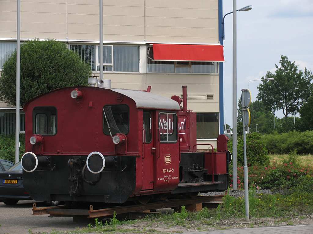 323 642-9 in Drachten (die Niederlande) am 3-7-2012. Glcklich wieder noch eine Lok in Drachten!