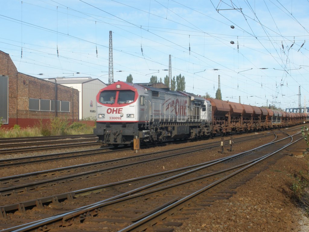 330092 bei der Einfahrt in Leipzig,am 05.10.09