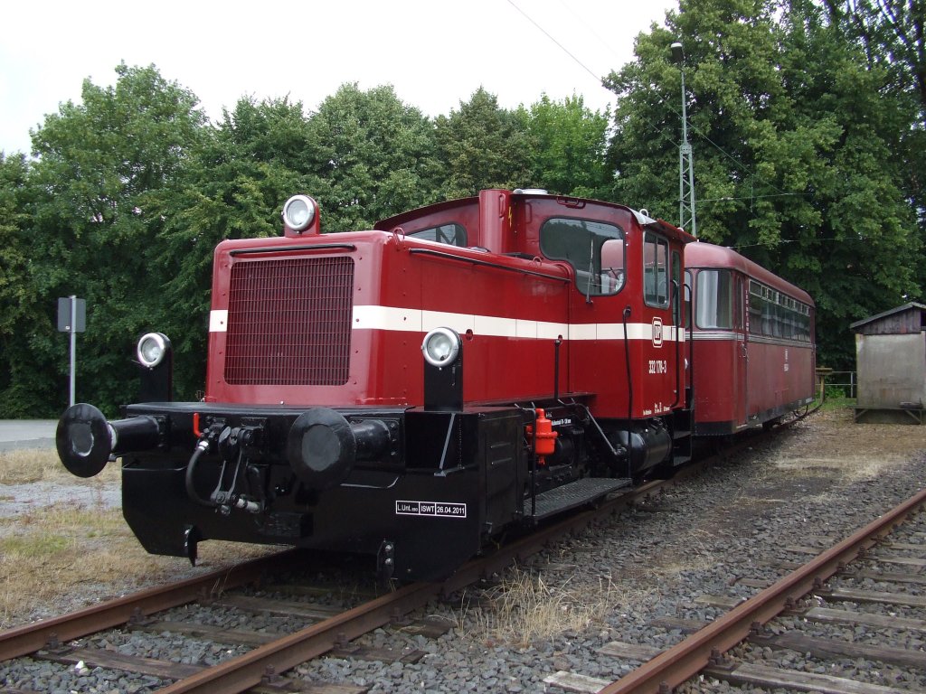 332 178-3 war anlsslich des VIVAT VIADUKT-Festes vor dem Lokschuppen in Altenbeken ausgestellt. 02.07.2011.