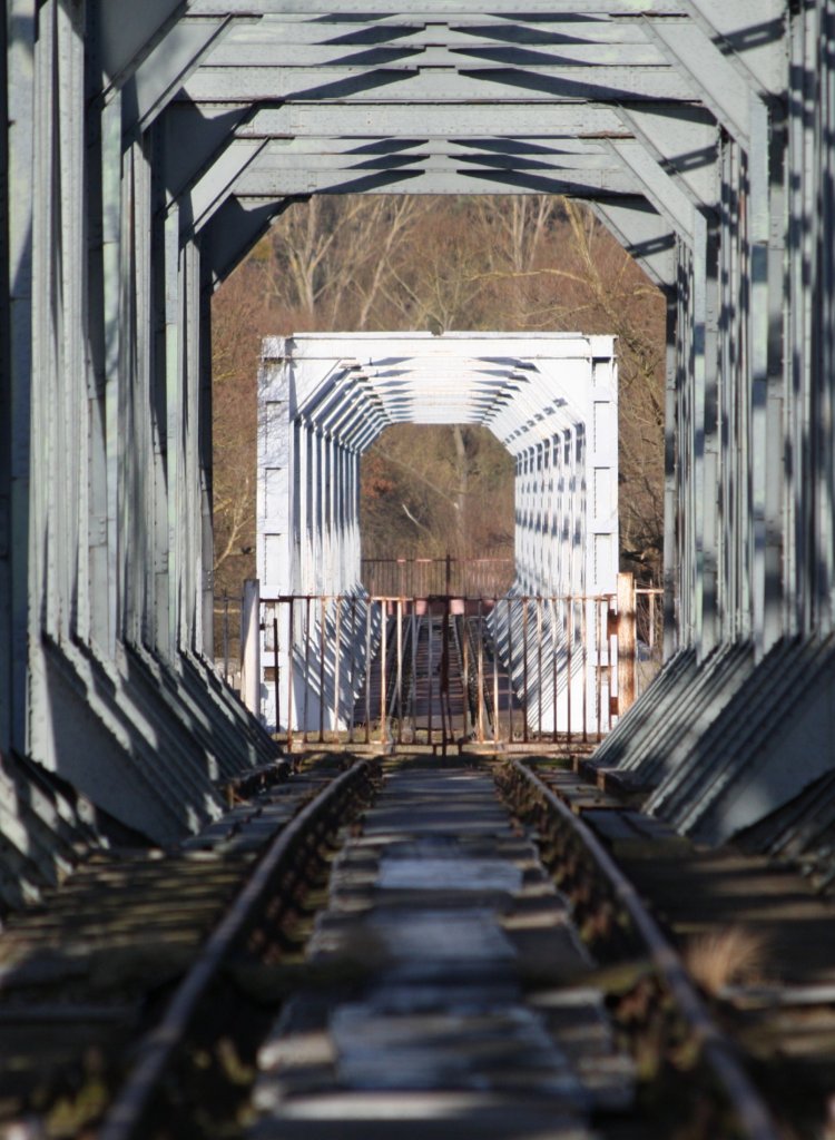 3.3.2013 Oderbrcke Strecke Wriezen - Jdickendorf. Blick nach Polen