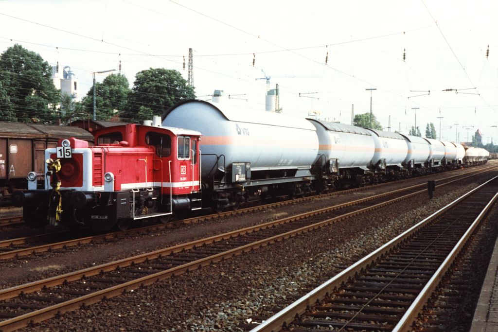 335 229-1 auf Bahnhof Lengerich am 29-8-1994. Bild und scan: Date Jan de Vries.