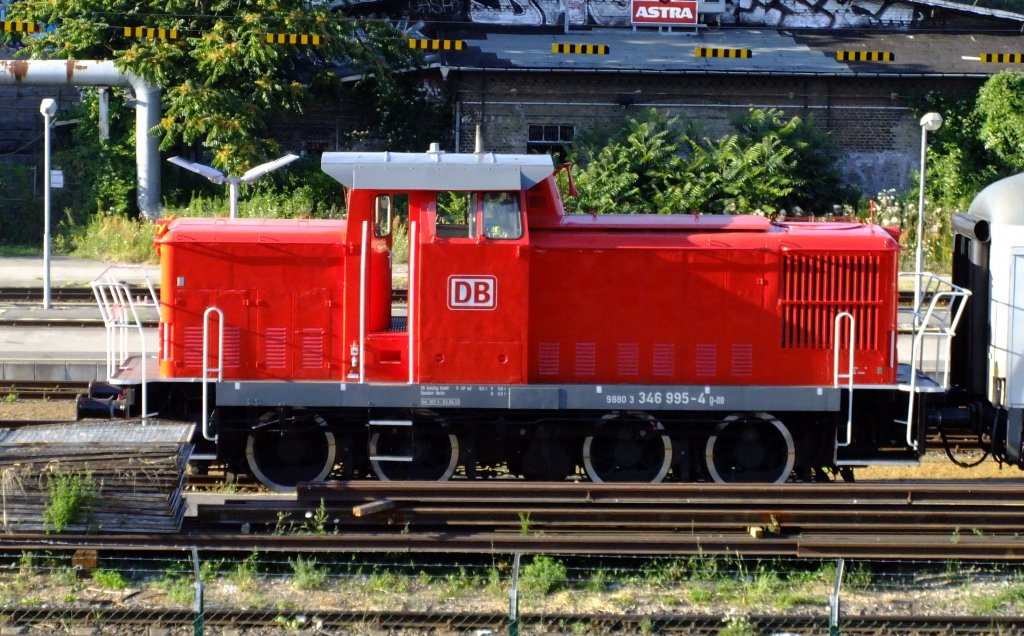 346 995-4 von DB Autozug steht am 21.07.2013 in Berlin - Warschauer Strae.