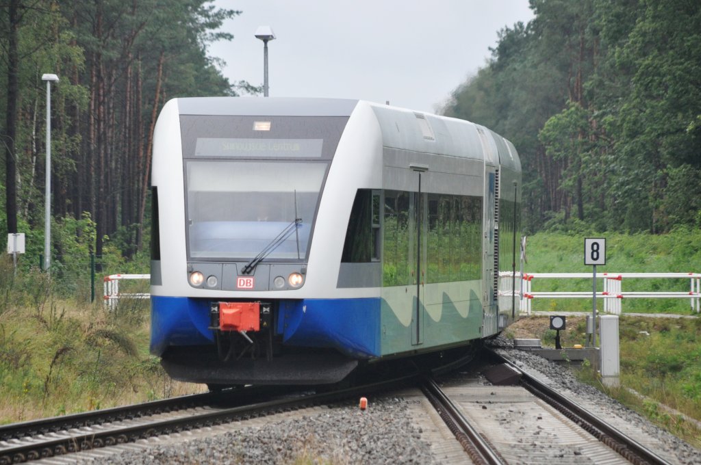ŚWINOUJŚCIE (Woiwodschaft Westpommern), 30.08.2010, ein Zug der Usedomer Bäderbahn erreicht den End-Bahnhof Świnoujście Centrum