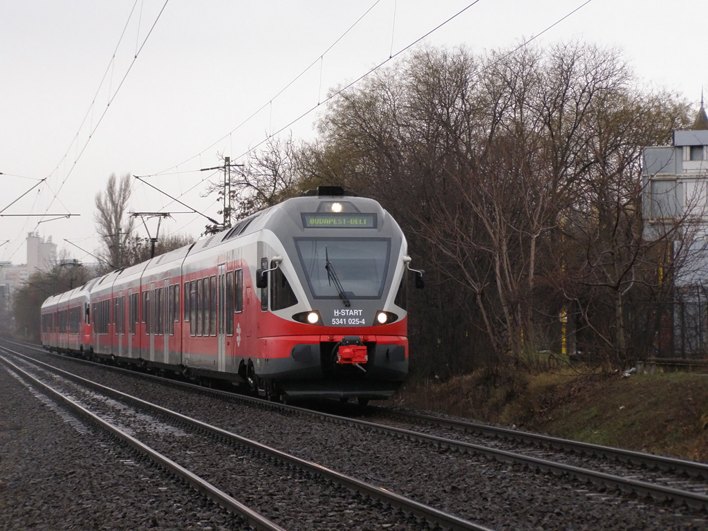 3541 025-1 zwischen Budapest-Kelenfld und Budapest-Dli pu. - 19.01.2012.