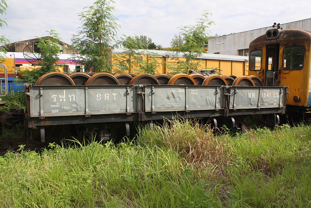 ข.ต.1641 (ข.ต. =L.S./Low Sided Wagon) am 13.Juni 2011 im Depot Nakhon Ratchasima.
