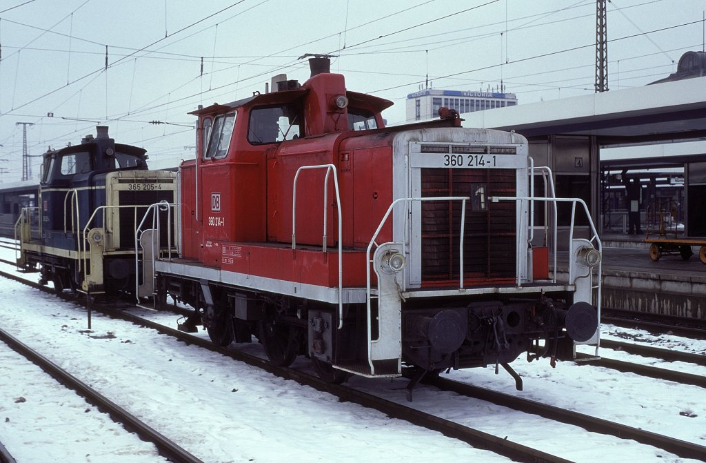 360 214 + 365 205  Nrnberg Hbf  11.02.96