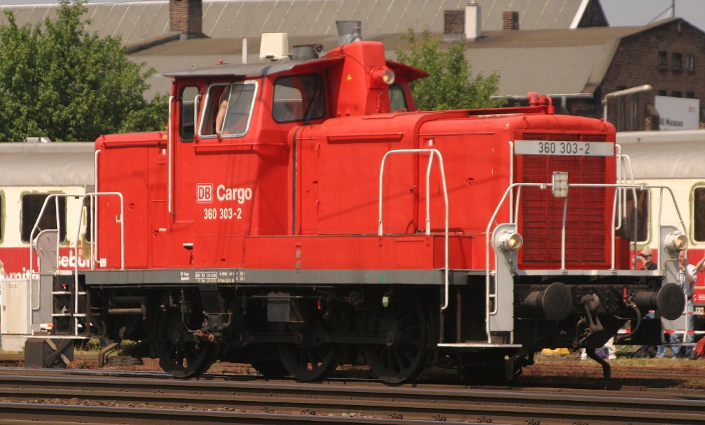 360 303 am 21.5.11 bei der Lokparade in Koblenz-Ltzel
