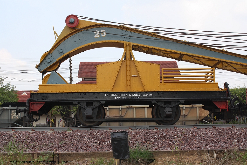 ต.ก. 25 (ต.ก. = C.R./Crane Runner, Thomas Smith & Sons - England, Bauj. 1929, Fab.Nr. 11211). Nakhon Lampang Station am 25.Oktober 2011.

