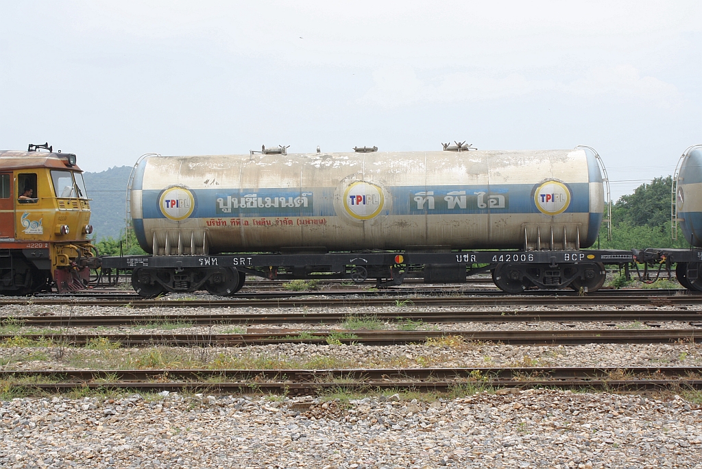บ.ซ.ล.442006 (บ.ซ.ล. =B.C.P./Bogie Cement Pressure Discharge Wagon) am 23.August 2010 in der Hin Lap Station.
