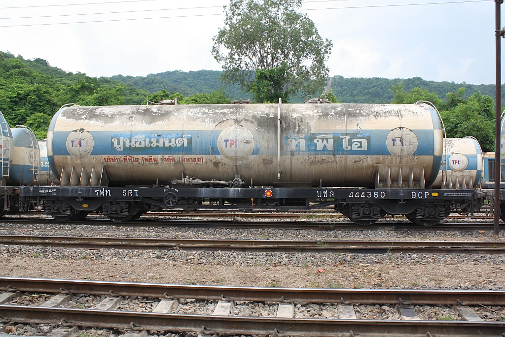 บ.ซ.ล.444360 (บ.ซ.ล. =B.C.P./Bogie Cement Pressure Discharge Wagon) am 23.August 2010 in der Hin Lap Station.