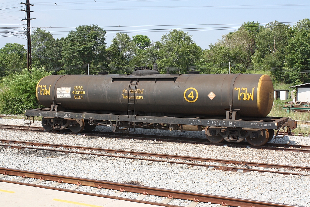 บ.ท.ค.433146 (บ.ท.ค. =B.O.T./Bogie Oil Tank Wagon) am 15.Mai 2012 im Bf. Si Racha.