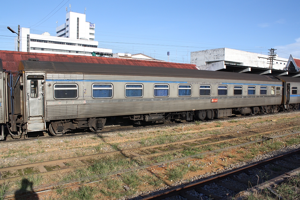 บนท.ป. 1068 (บนท.ป.=ANS./Air-conditioned Second Class Day & Night Coach) eingereiht im EXP 84 (Trang - Bangkok) am 24.Oktober 2010 im Bf. Trang.