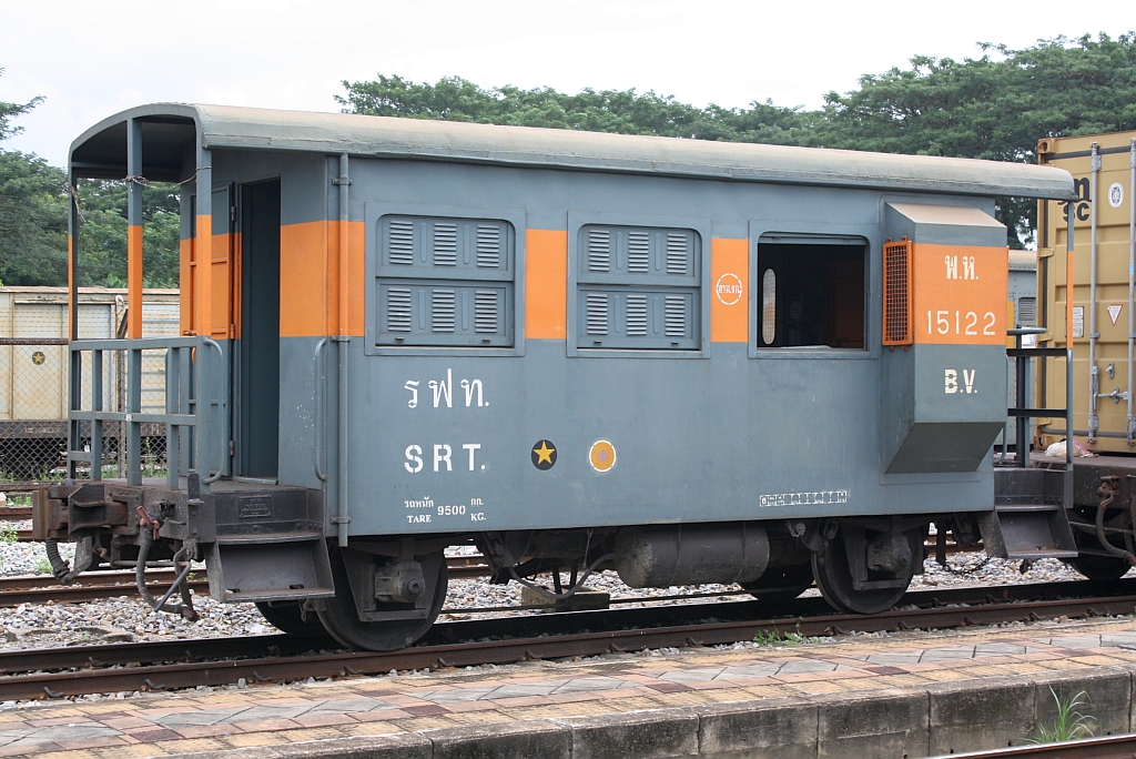 พ.ห.15122 (พ.ห.=B.V./Brake Van) am 25.Oktober 2010 im Bf. Thung Song Junction.