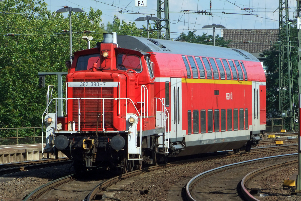 362 390-7 bei der Durchfahrt in Aachen 31.8.2010
