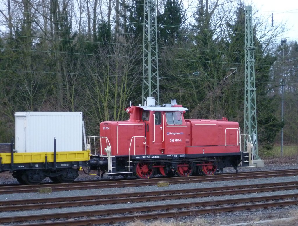 362 787-4 stand am 05.02.13 mit einem Bauzug in Hochstadt- Marktzeuln.