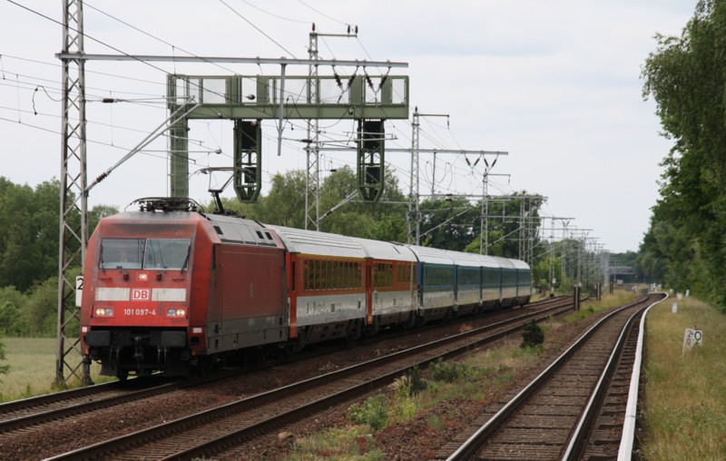 3.6.2012 Bernau-Friedenstal. EC 178 nach Stettin. Noch 2 mal, dann ist Schluss.