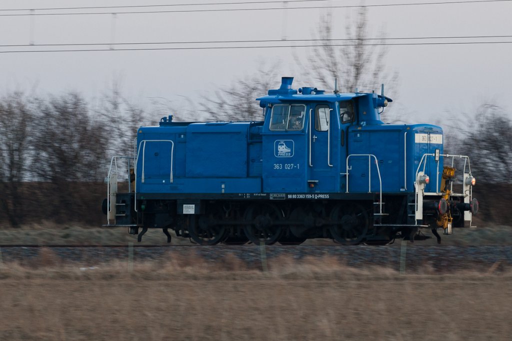 363 027-1 der PRESS rollt am 22.02.2012 bei Bornitz in Richtung Dresden.
