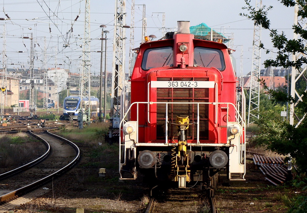 363 042-3 beim Rangierdienst im Stralsunder Hbf.  am 29.08.10 
