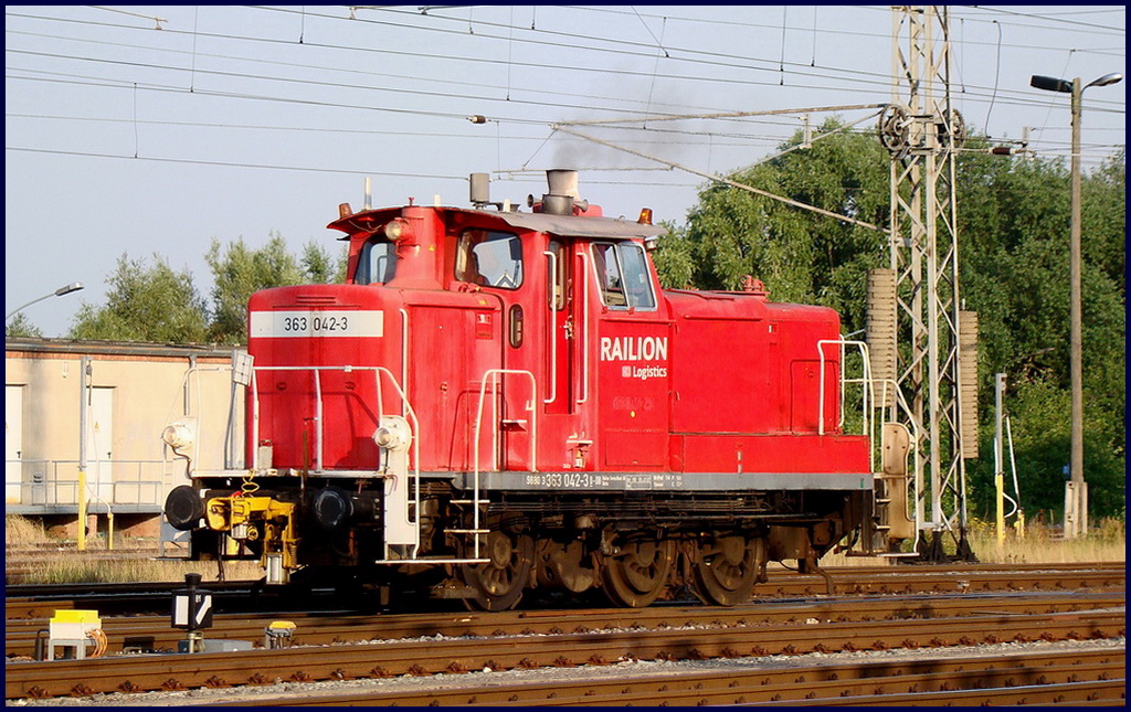 363 042-3 fhrt im Hbf Stralsund, neuen Rangierauftrgen entgegen.   am 21.07.10 