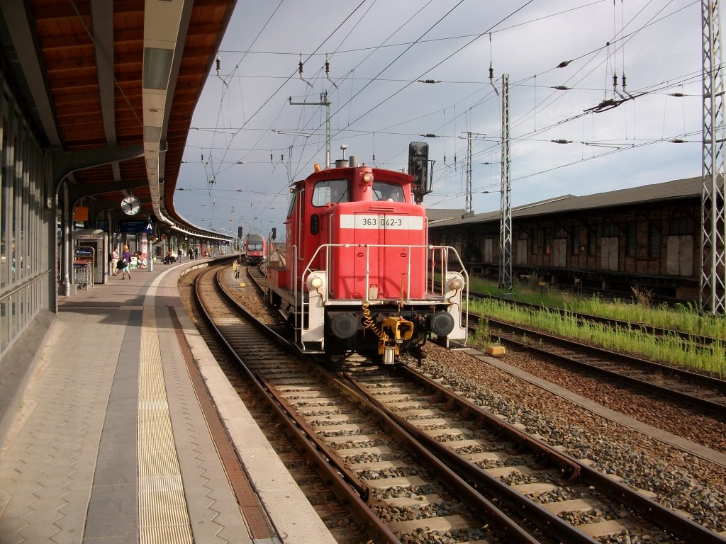 363 042 am 07.August 2010 im Stralsunder Hbf.