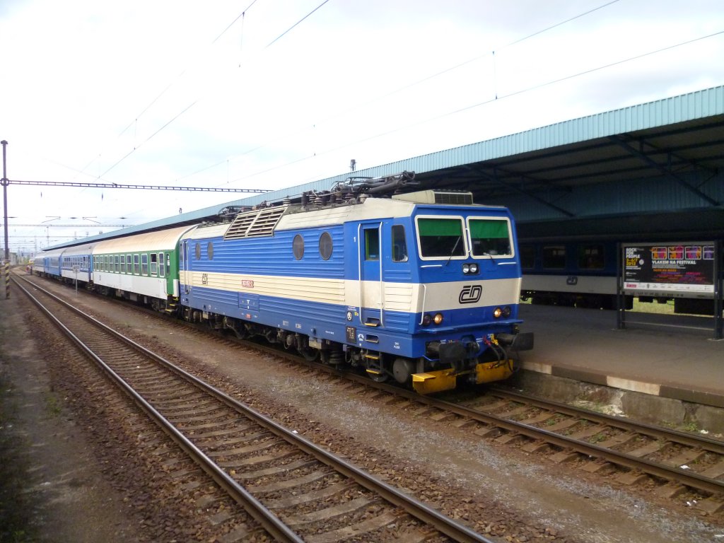 363 052-2 steht am 26.08.12 in Cheb. Ohne Loknummer vorn!?