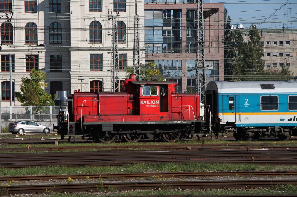 363 118 beim Rangieren.Aufgenommen am 11.10.10 in Mnchen Hbf.