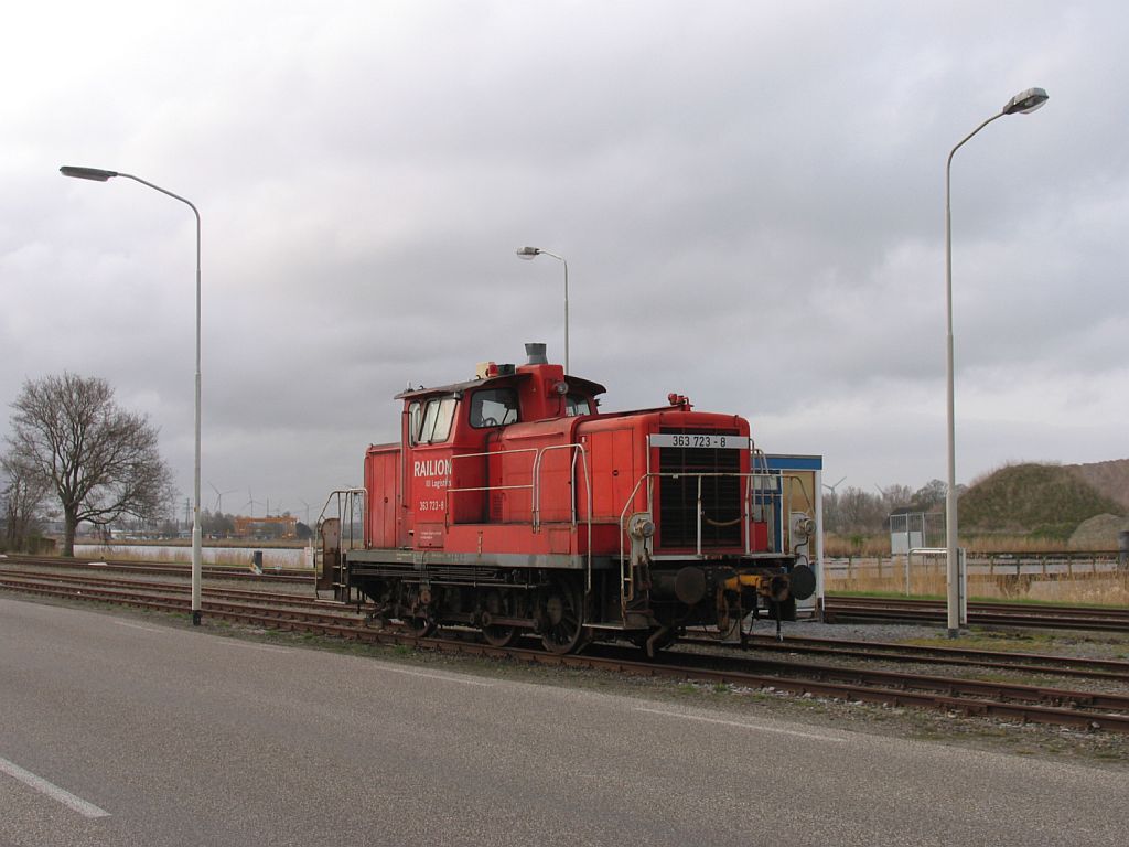 363 723-8 in Delfzijl Hafen (die Niederlande) am 16-4-2010.