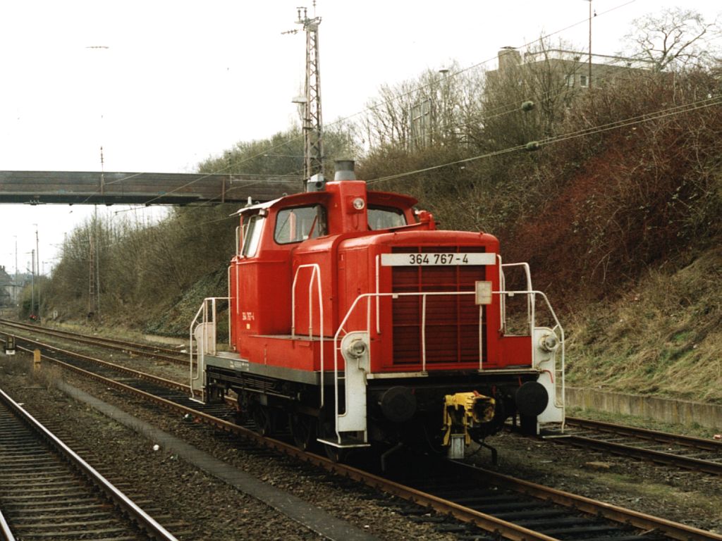 364 767-4 (ohne DB-logo!) auf Osnabrck Hauptbahnhof am 7-4-2001. Bild und scan: Date Jan de Vries.
