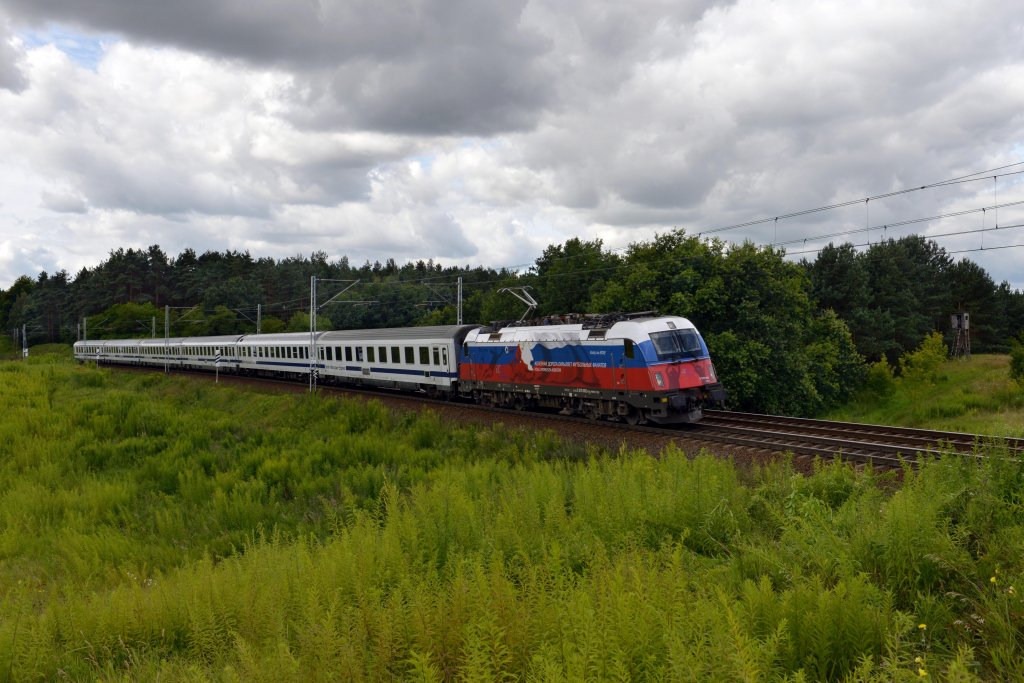 370 002  EM-Russland  mit EC 43 von Berlin nach Warschau am 21.07.2012 unterwegs bei Slubice.