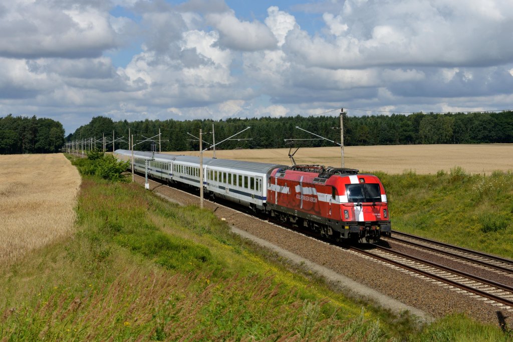 370 003  EM-Dnemark  mit EC 43 von Berlin nach Warschau am 22.07.2012 unterwegs bei Frankfurt-Rosengarten.