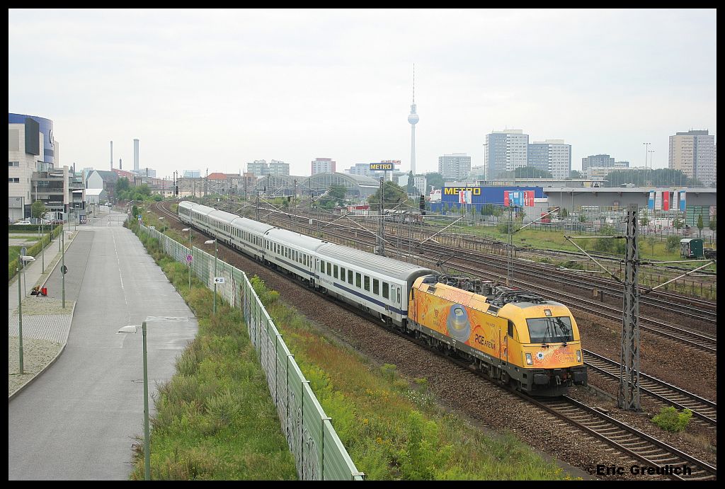 370 005 am 05.08.2012 in Berlin Warschauer Strae.