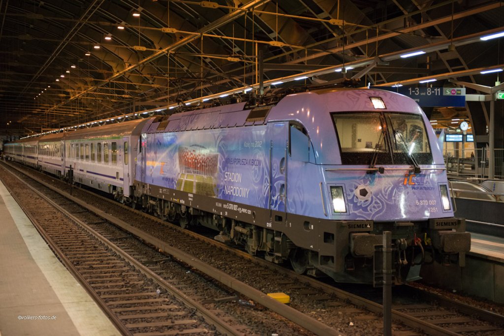 370 007 im Mai 2012 im Berliner-Ostbahnhof. 