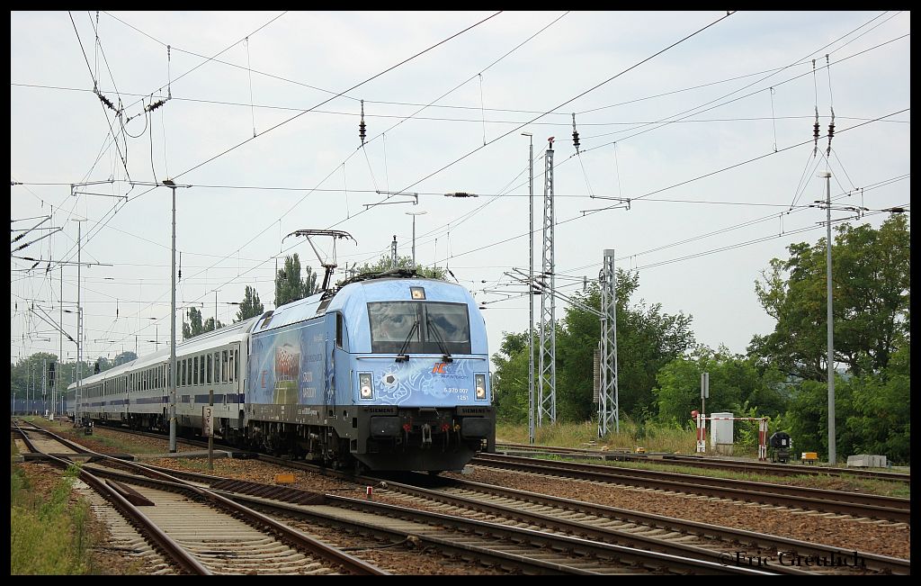 370 007 mit einem EC nach Warschau am 22.08.2010 in Frankfort Oderbrcke.