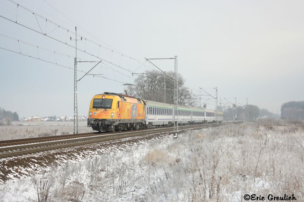370 009 mit einem EC am 08.12.2012 zwischen Kunowice und Slubice.