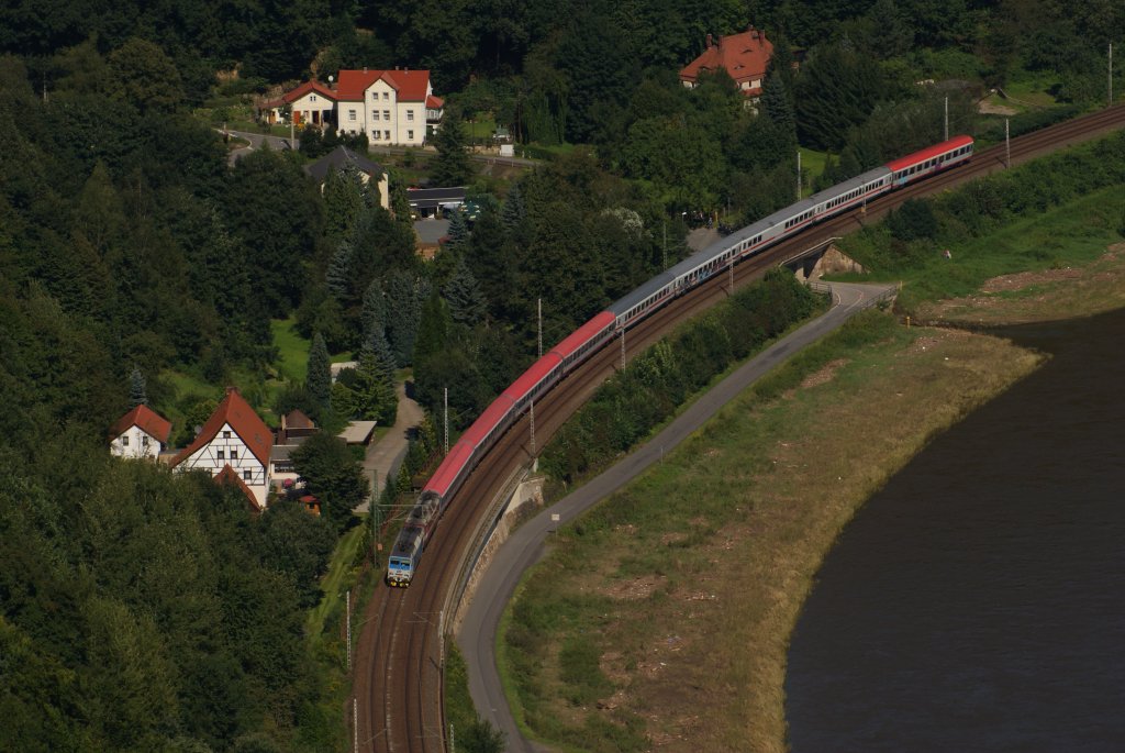 371 201-5 + 371 004-3 mit dem Eurocity173 von Dresden nach Villach in Knigstein (Schsische Schweiz) am 20.08.10