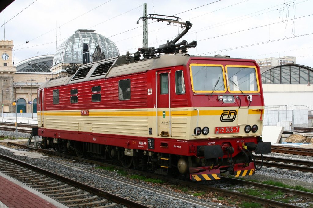 372 006 in Dresden_hbf am 10.03.07