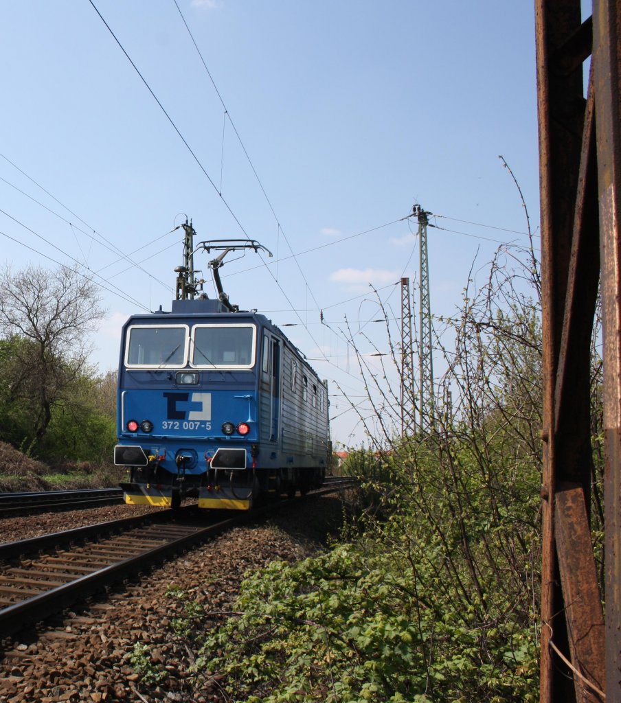 372 007-5 in Leipzig Engelsdorf ....rollt aber weiter auf den  Gterring in Richtung Dessau,Halle, ??? 18.04.2011