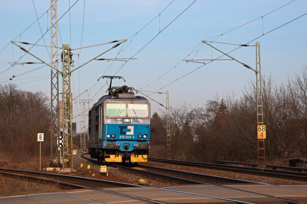 372 014-1 durchfhrt am 06.03.13 das Bogendreieck von Rderau in Richtung Leipzig-Engelsdorf.