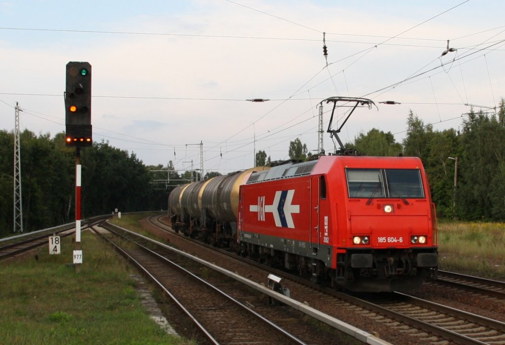3.9.2012 Zepernick. HGK´s 185 604 mit 3 VTG Kesselwagen Richtung Karower Kreuz.