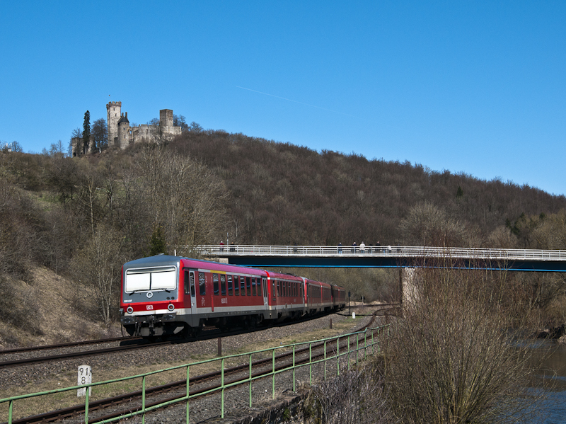 3x 628 am 6. April 2010 unter der Ruine Kasselburg bei Pelm.