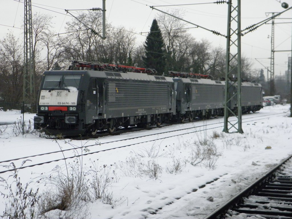 3x MRCE 189 abgestellt in Mnchengladbach Hbf am 27.12.10