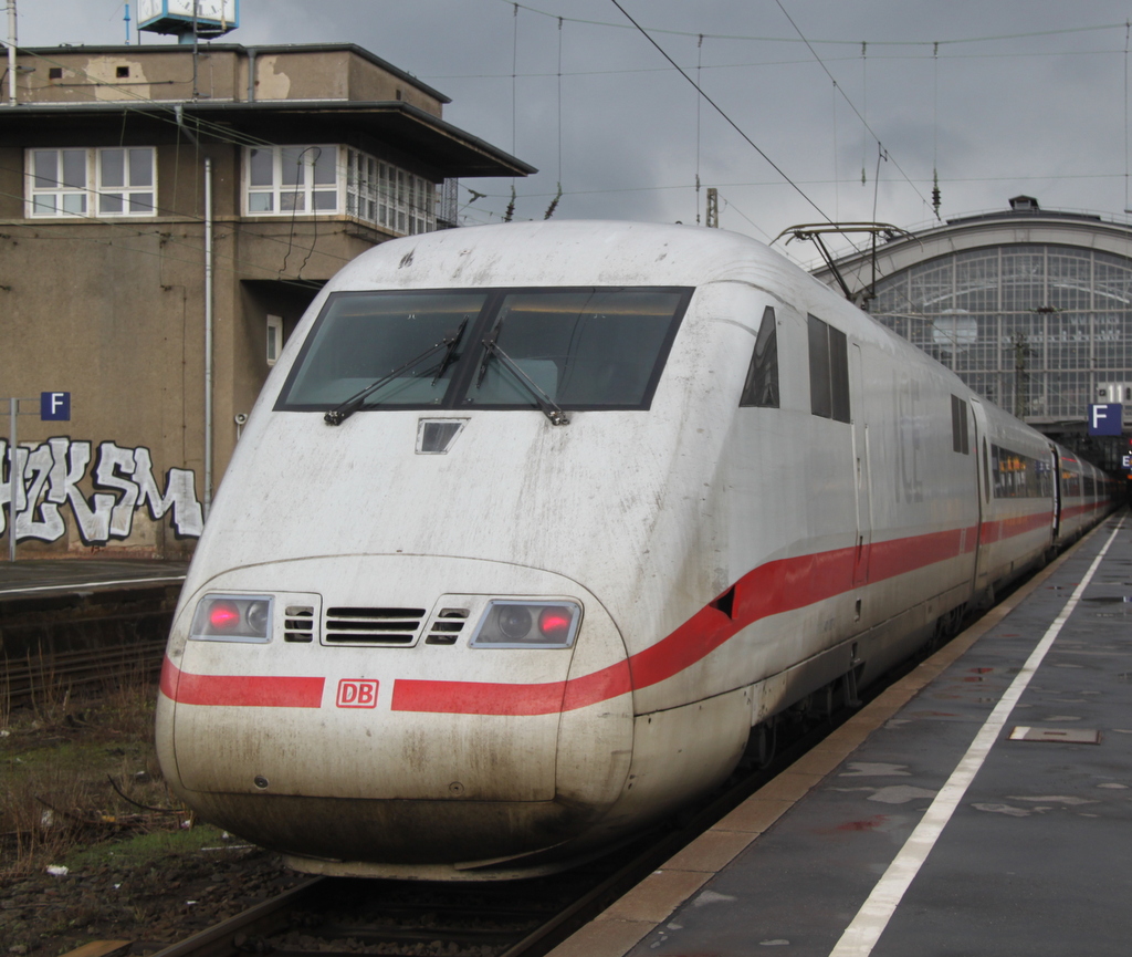 401 007-0 als ICE 892 von Leipzig Hbf nach Kiel Hbf kurz nach der bereitstellung im Leipziger Hbf.13.04.2013 