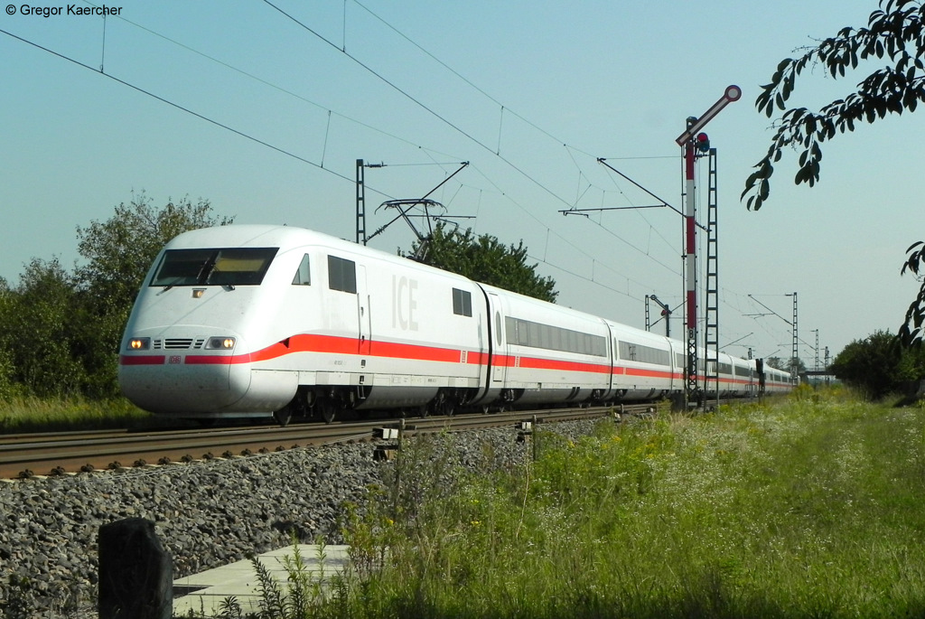 401 012-9  Memmingen  als ICE 71 (Hamburg-Altona - Basel SBB) an der BK Basheide zwischen Forchheim und Durmersheim. Aufgenommen am 24.08.2011.