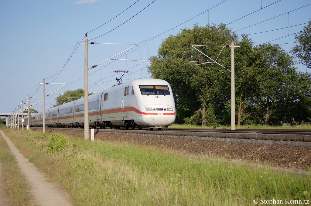 401 055-9  Rosenheim  als ICE 1093 von Berlin Ostbahnhof nach Stuttgart Hbf zwischen Gro�wudicke und Rathenow. Netten Gru� zur�ck! 29.05.2011